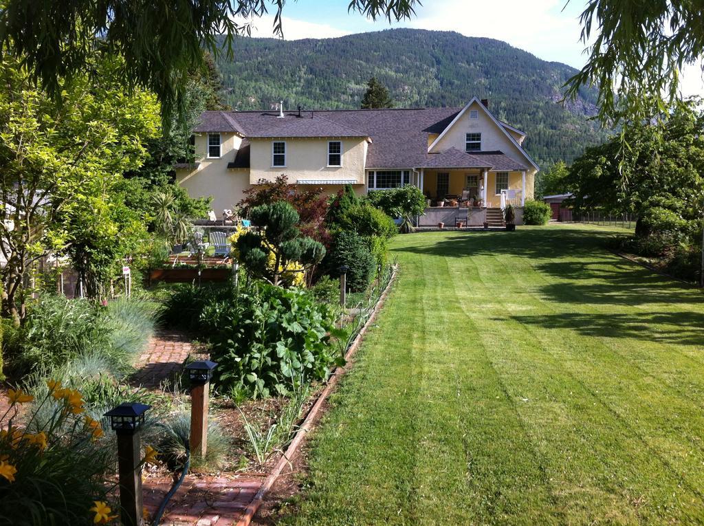 Genelle House B&B Guest House Exteriör bild